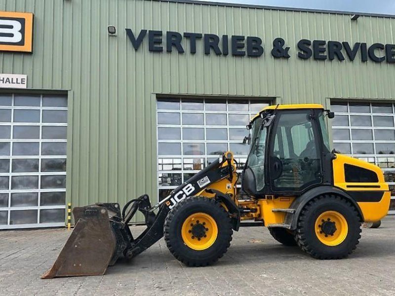 JCB 409