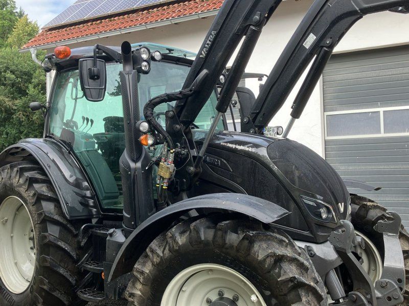 Valtra N 114 mit FL