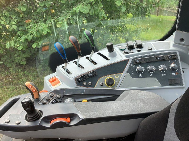 Valtra N 114 mit FL