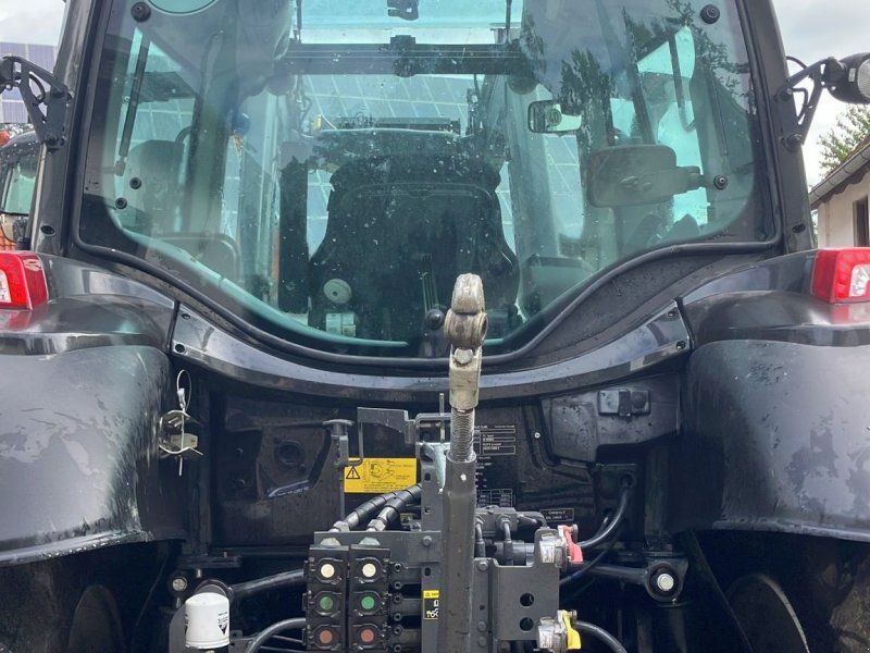 Valtra N 114 mit FL