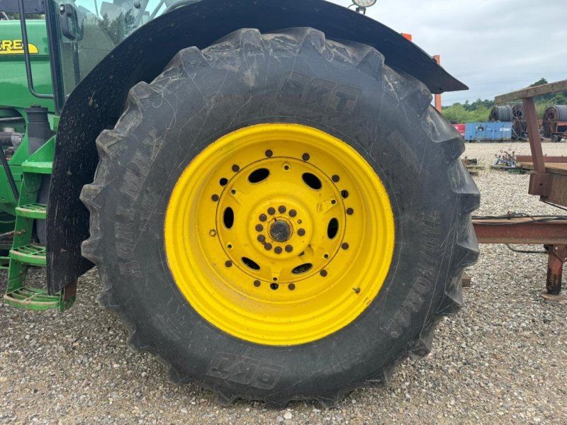 John Deere 7920