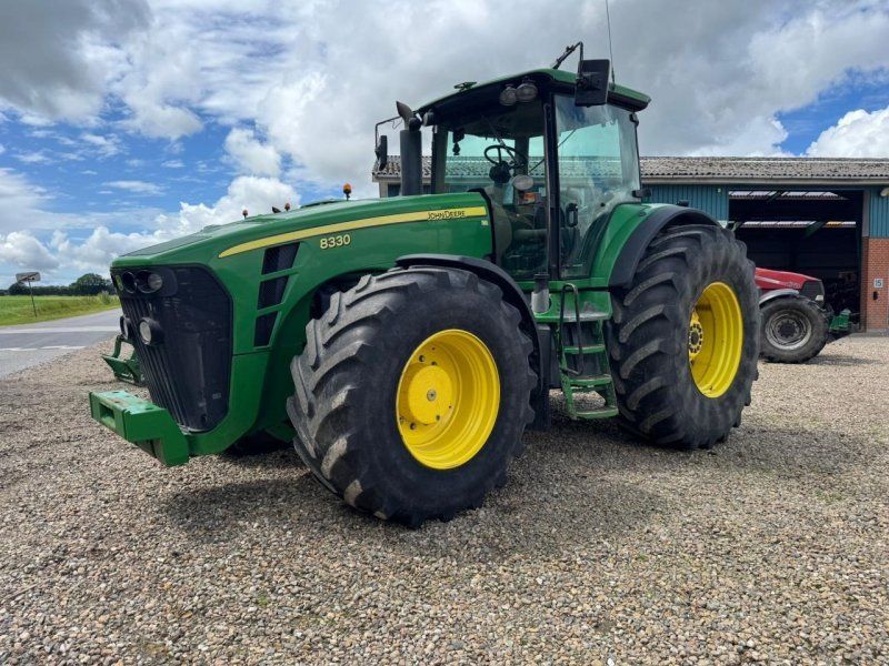 John Deere 8330