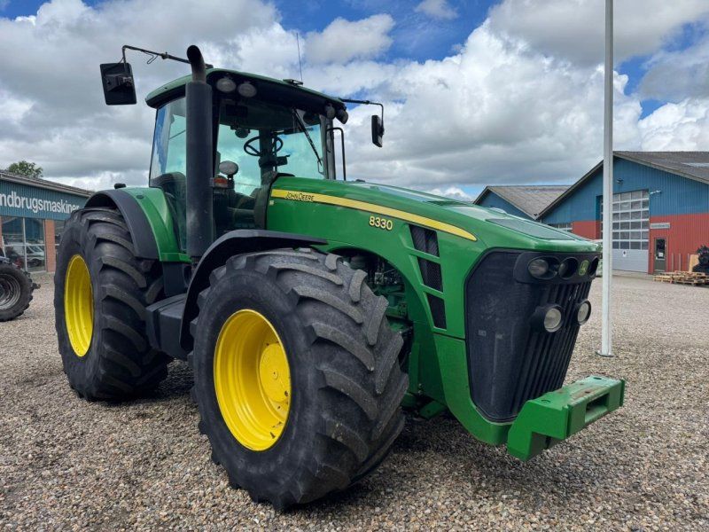 John Deere 8330