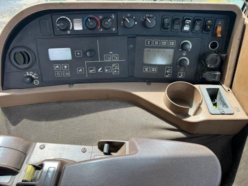 John Deere 8330