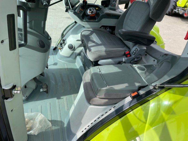 Claas Axion 810 CM