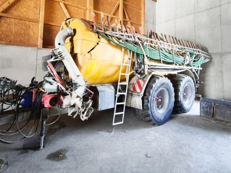 Vakutec Light 18.500 Polyesterfass mit Unfallschaden