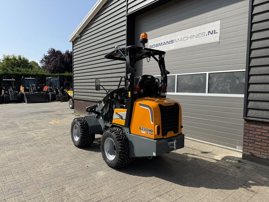 Giant G2300 X-TRA HD minishovel / kniklader NIEUW €545 LEASE