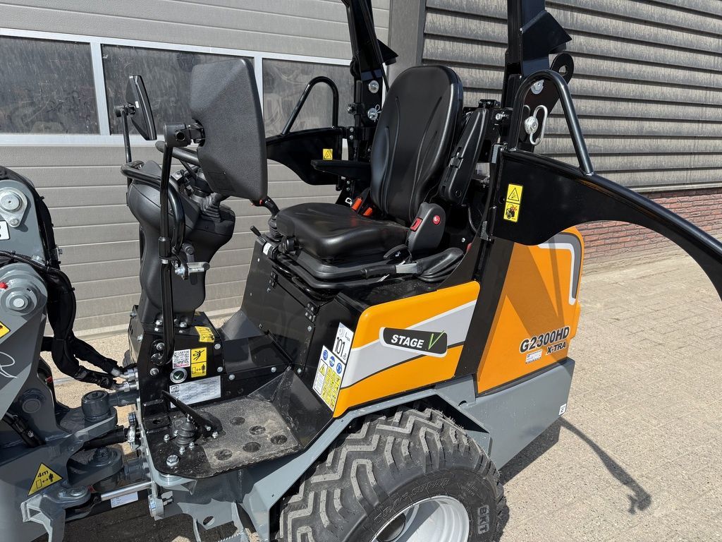 Giant G2300 X-TRA HD minishovel / kniklader NIEUW €545 LEASE