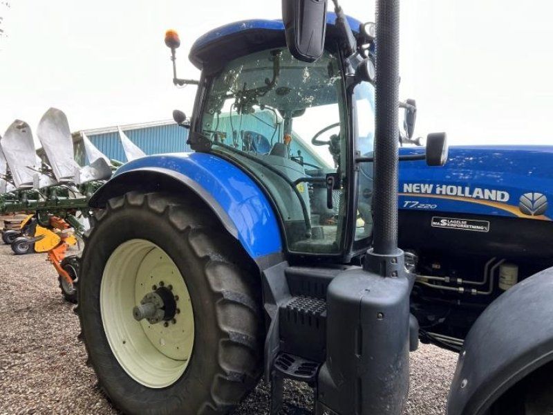 New Holland T7.220