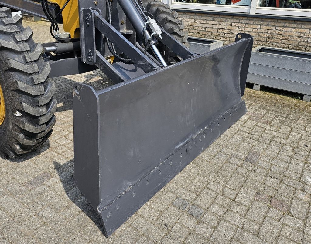 XCMG Frontblade WE1027