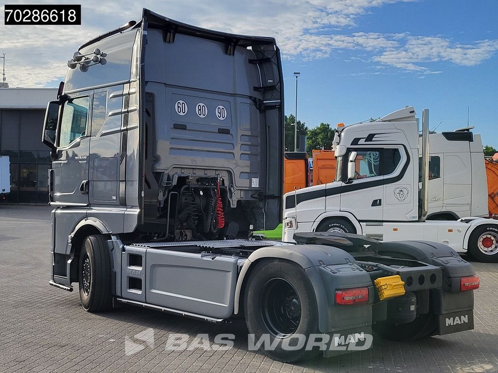 MAN TGX 18.520 4X2 Individual Lion S! GX Retarder Full-Air 2x Tanks Navi LED ACC Euro 6