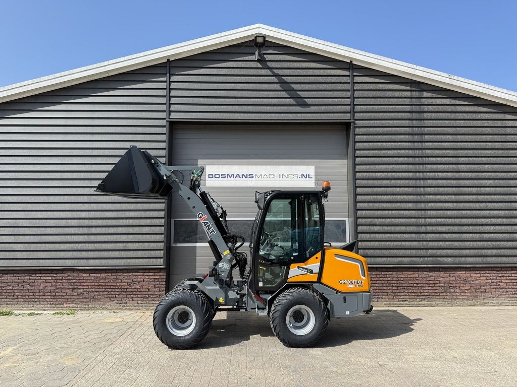 Giant G2700 X-TRA HD+ minishovel NIEUW met cabine