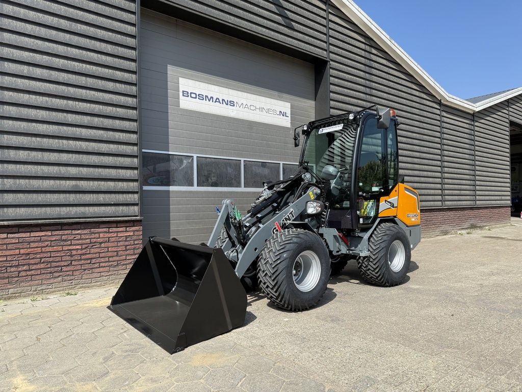 Giant G2700 X-TRA HD+ minishovel NIEUW met cabine