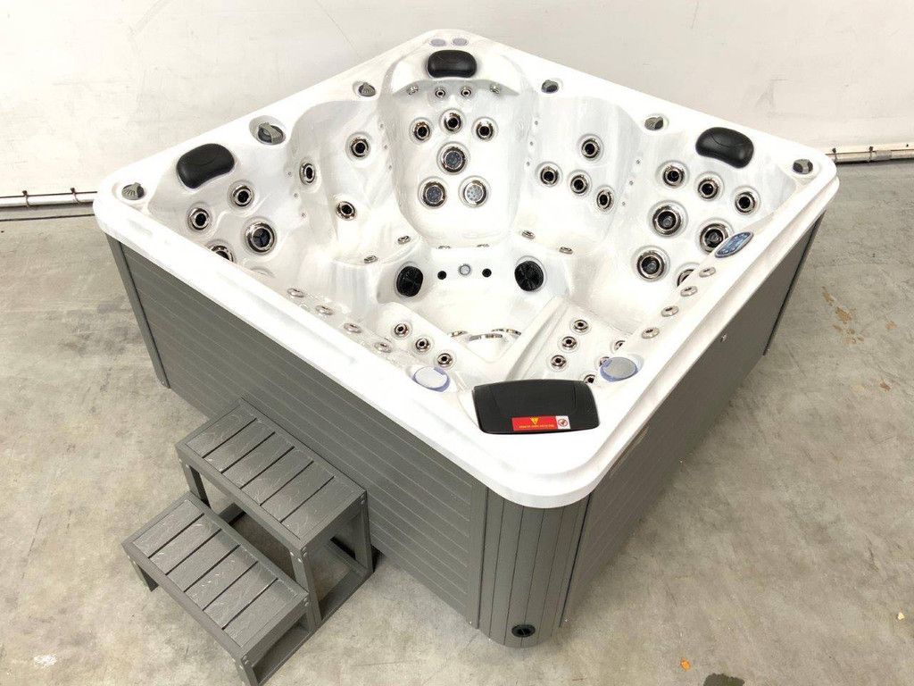 Jacuzzi London Nieuw