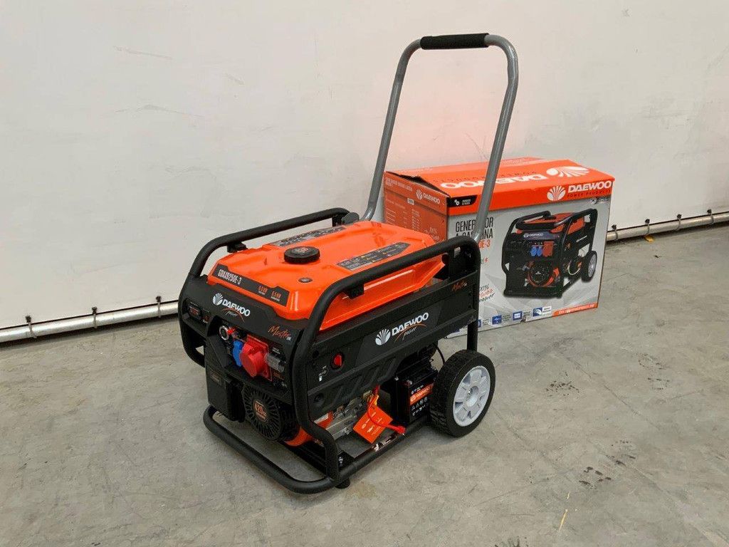 4x Generator Daewoo GDAX9250E-3 Benzine 6.5kVA Nieuw