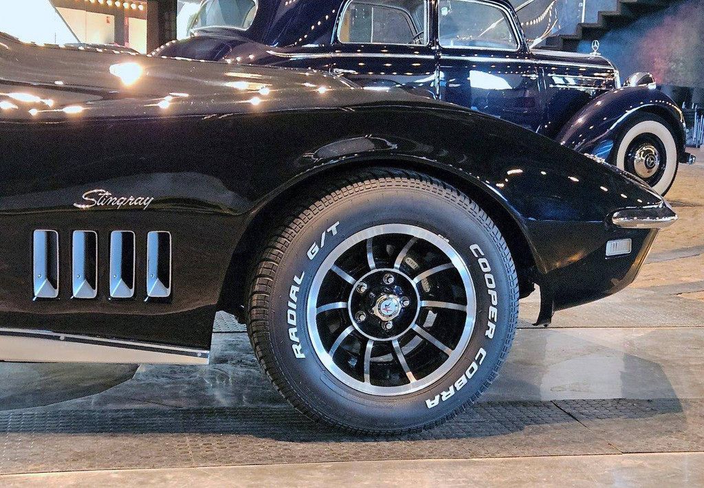 Corvette C3 Cabrio 427 4-Gang-Schaltgetriebe Benzin 1968 (Margin)