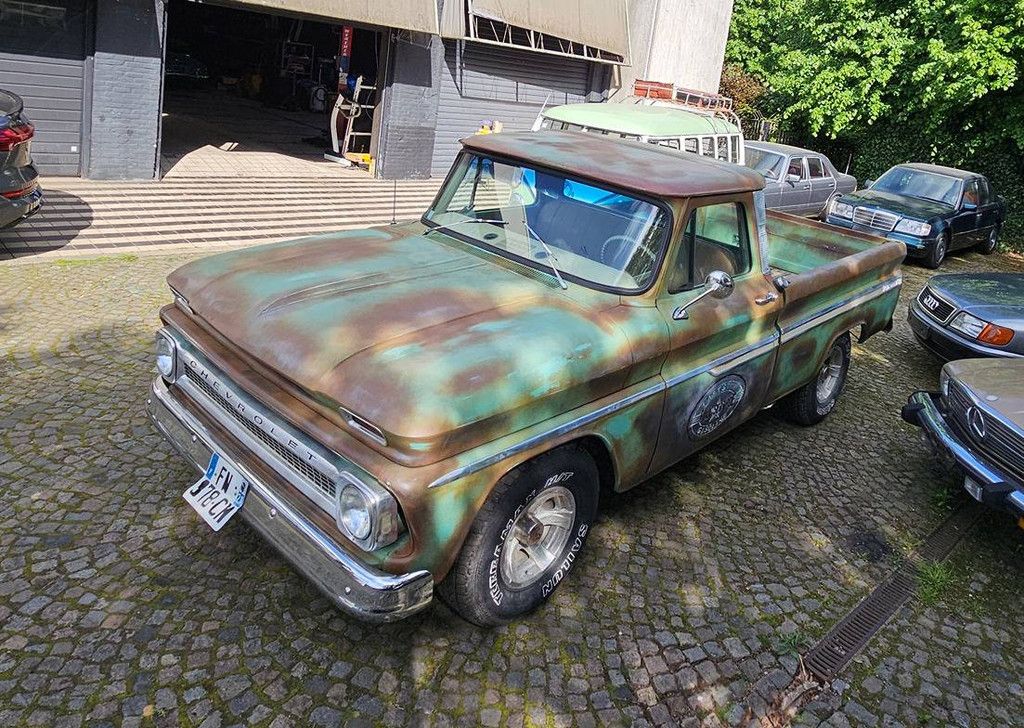 Short-bed pickup '65 Chevrolet C10 V8 Automatic (custom)