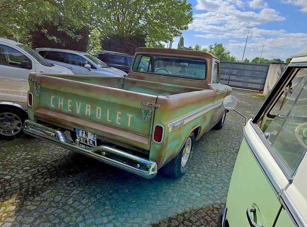 Short-bed pickup '65 Chevrolet C10 V8 Automatic (custom)