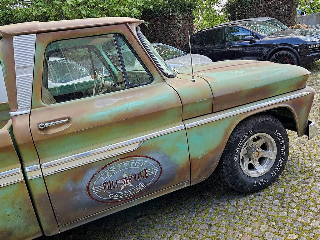 Short-bed pickup '65 Chevrolet C10 V8 Automatic (custom)
