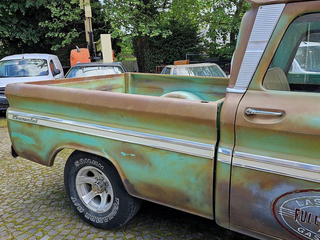 Short-bed pickup '65 Chevrolet C10 V8 Automatic (custom)