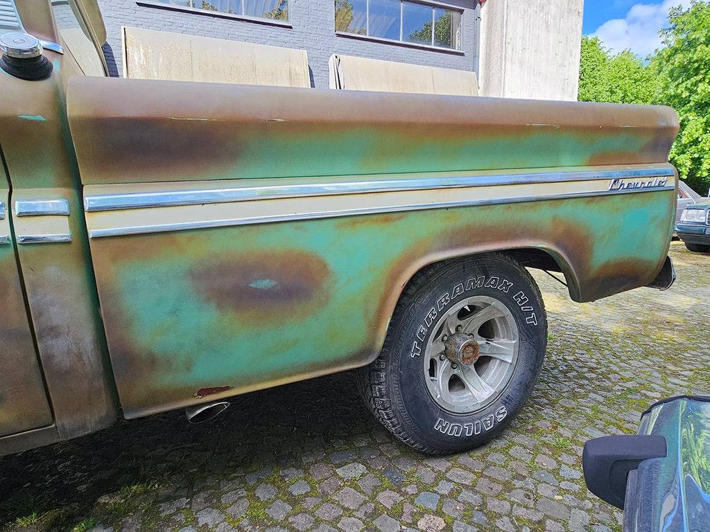 Short-bed pickup '65 Chevrolet C10 V8 Automatic (custom)