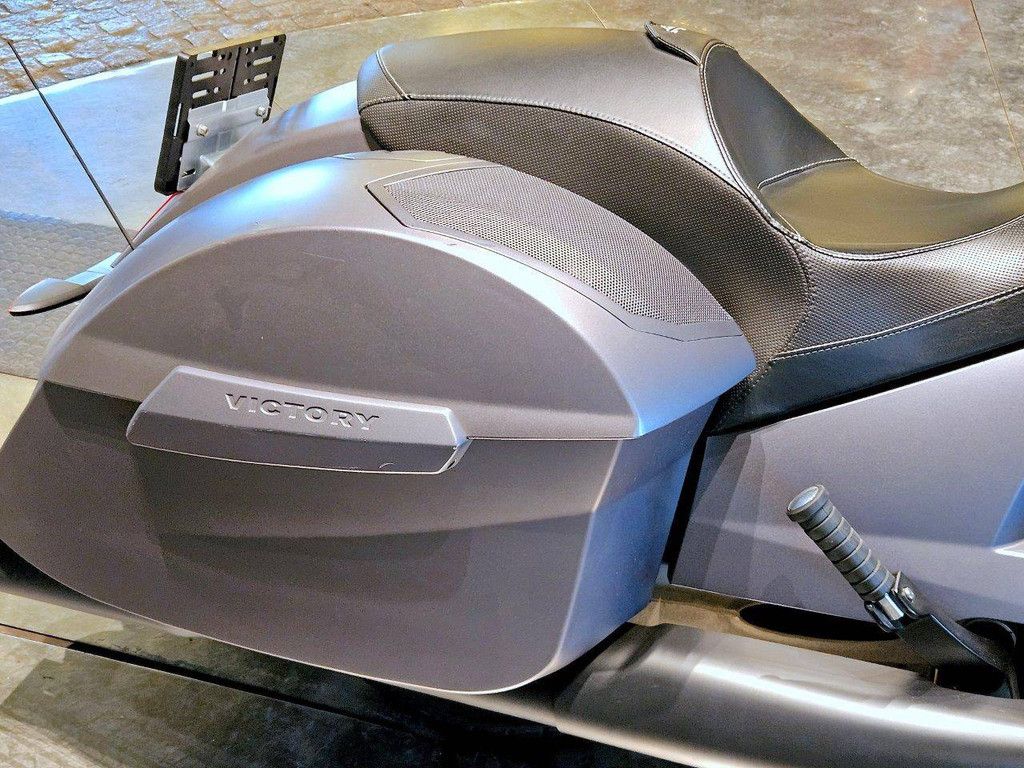 Victory Magnum X-1 (einer von 300 limitierten) Benzin 2016 (Margin)