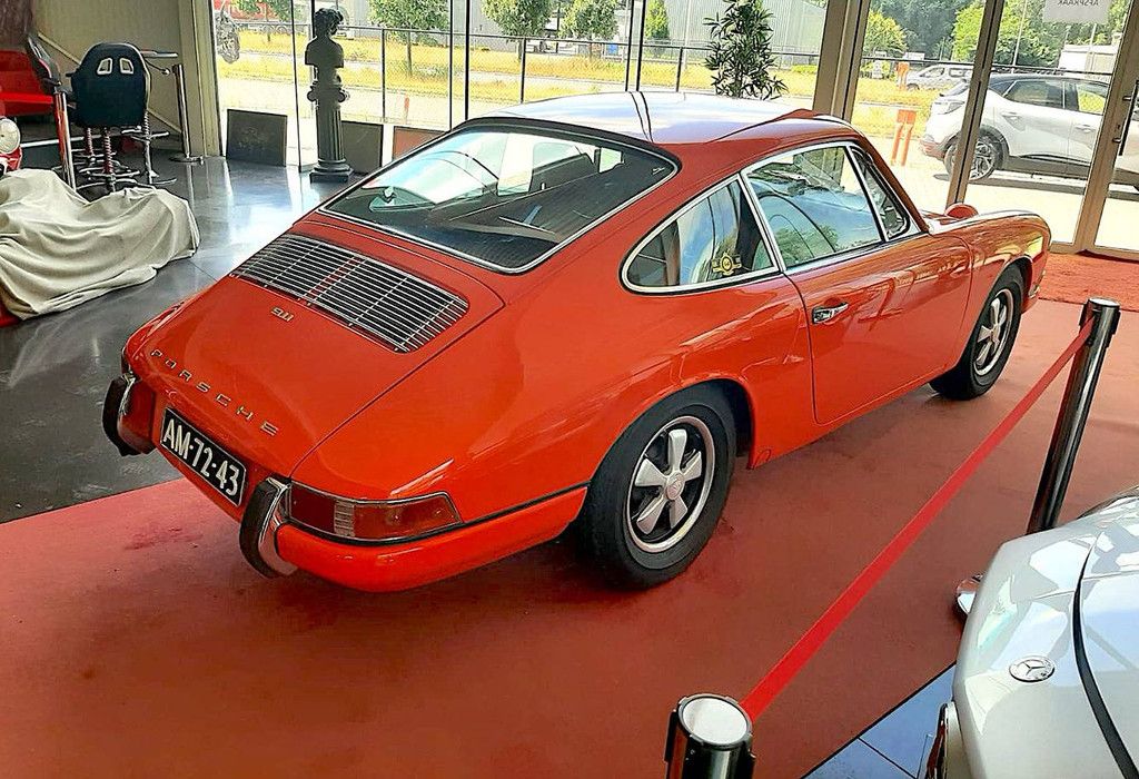 Porsche 911 T (SWB)