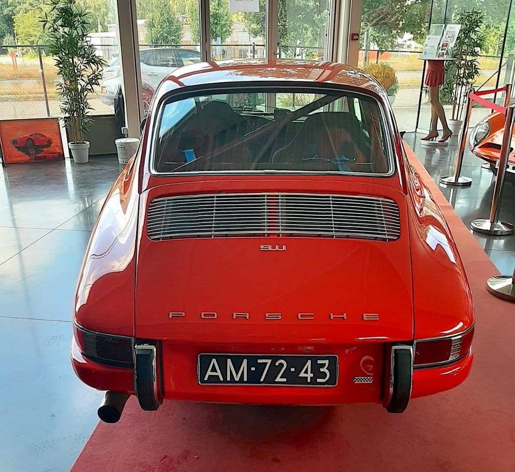 Porsche 911 T (SWB)