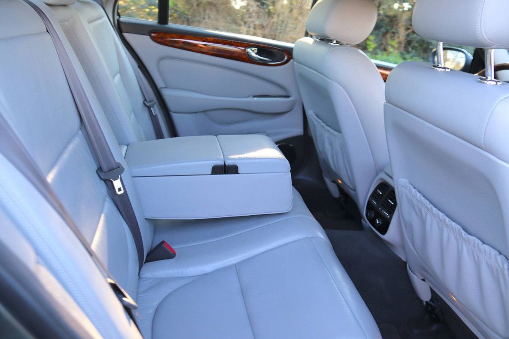 Jaguar XJ6 3.0 Sovereign Benzin 2003 (Marge)