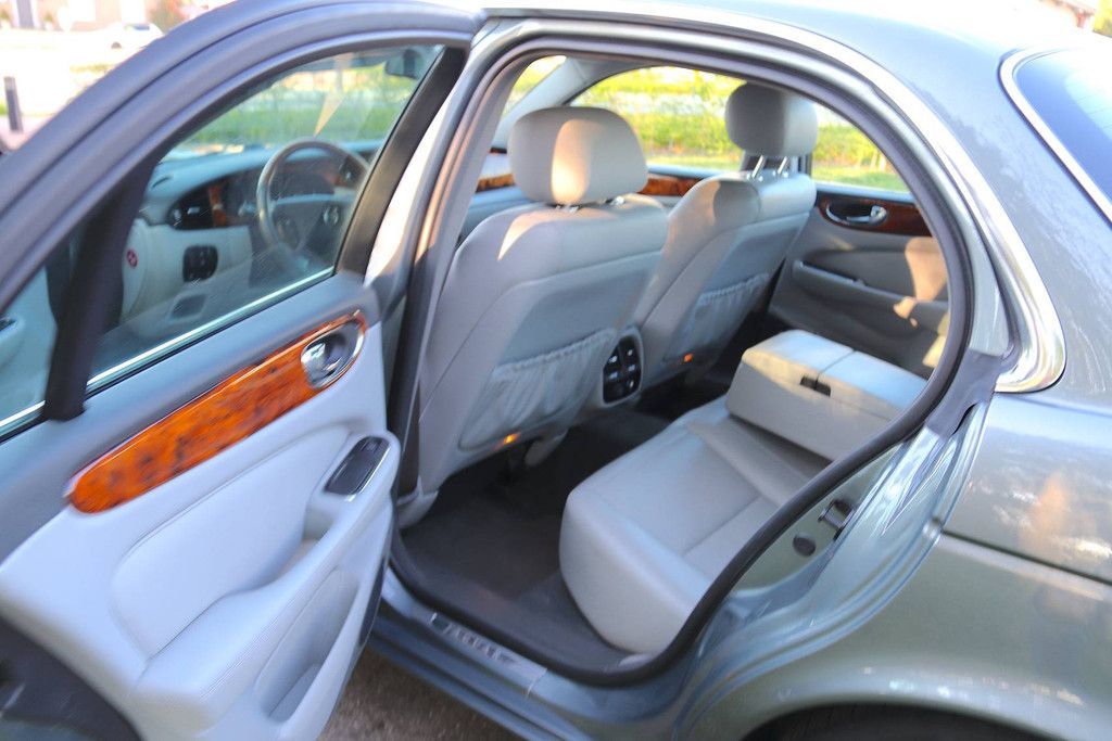Jaguar XJ6 3.0 Sovereign Benzin 2003 (Marge)