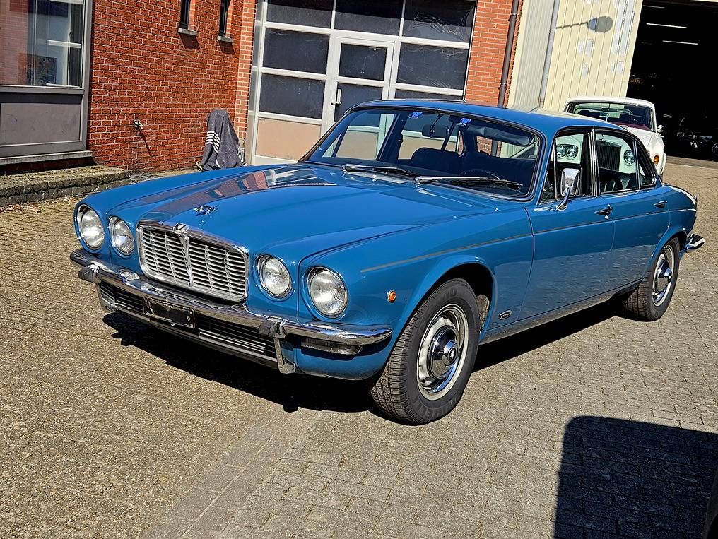 Jaguar XJ 4.2, Schaltgetriebe, 4-Gang-Overdrive, Benzin, 1978 (Margin)