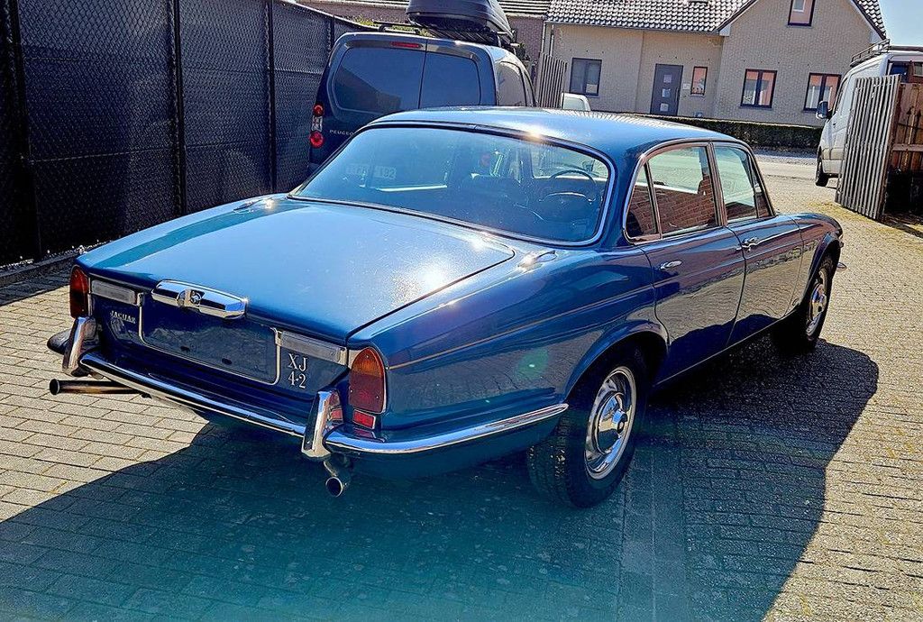 Jaguar XJ 4.2, Schaltgetriebe, 4-Gang-Overdrive, Benzin, 1978 (Margin)