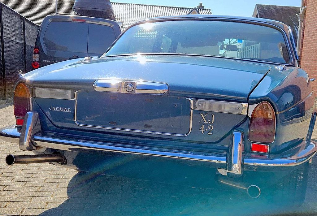 Jaguar XJ 4.2, Schaltgetriebe, 4-Gang-Overdrive, Benzin, 1978 (Margin)