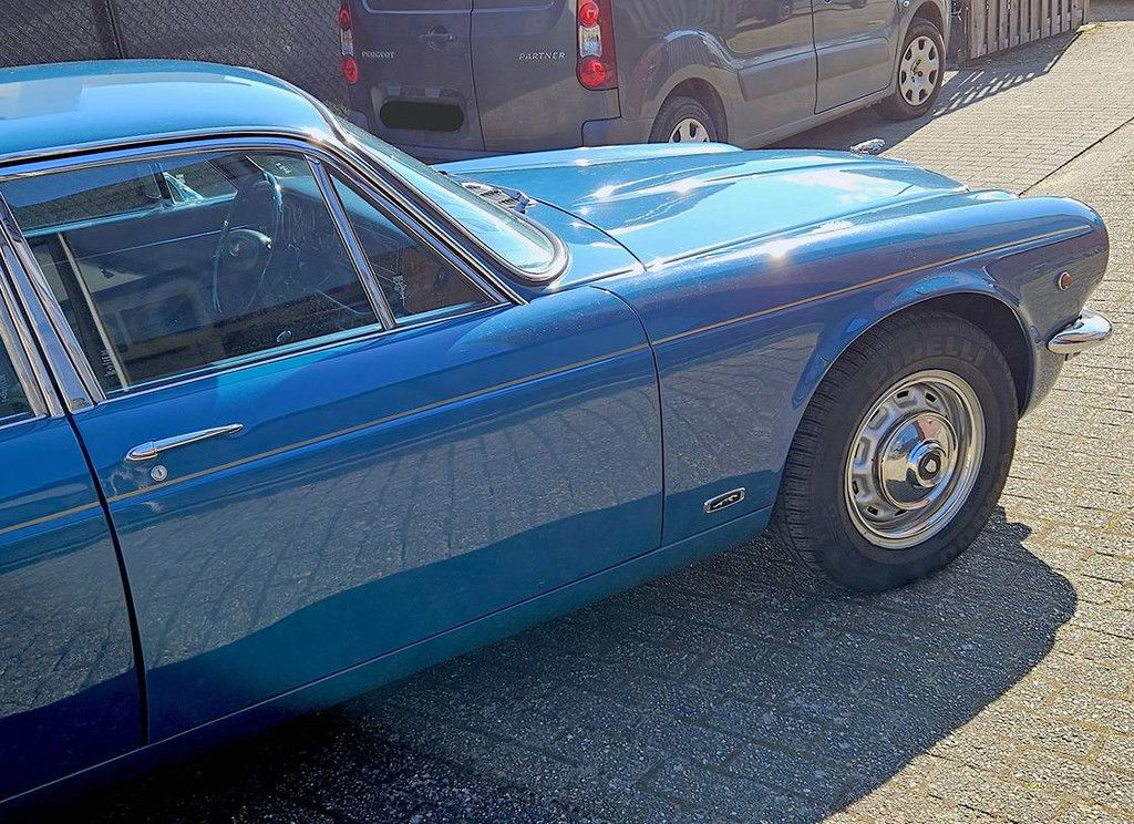 Jaguar XJ 4.2, Schaltgetriebe, 4-Gang-Overdrive, Benzin, 1978 (Margin)
