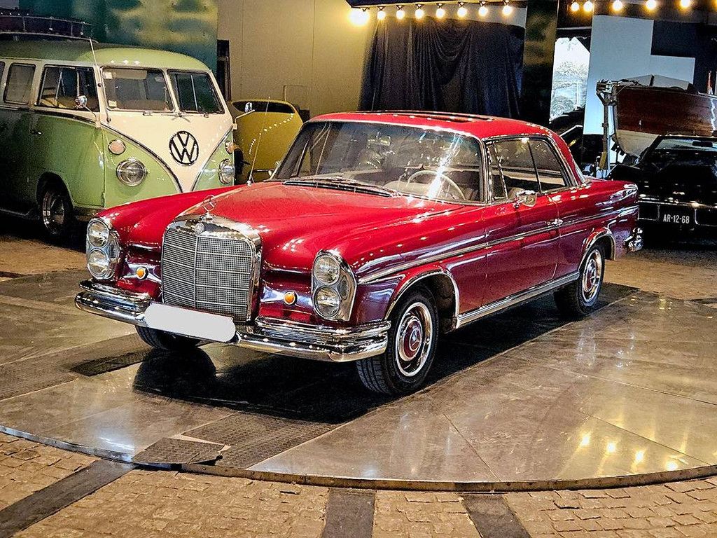 Mercedes-Benz 300 SE Coupé Automatic (Margin)