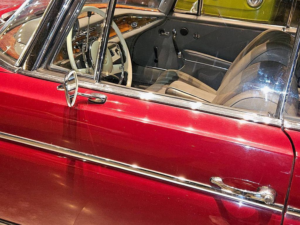 Mercedes-Benz 300 SE Coupé Automatic (Margin)