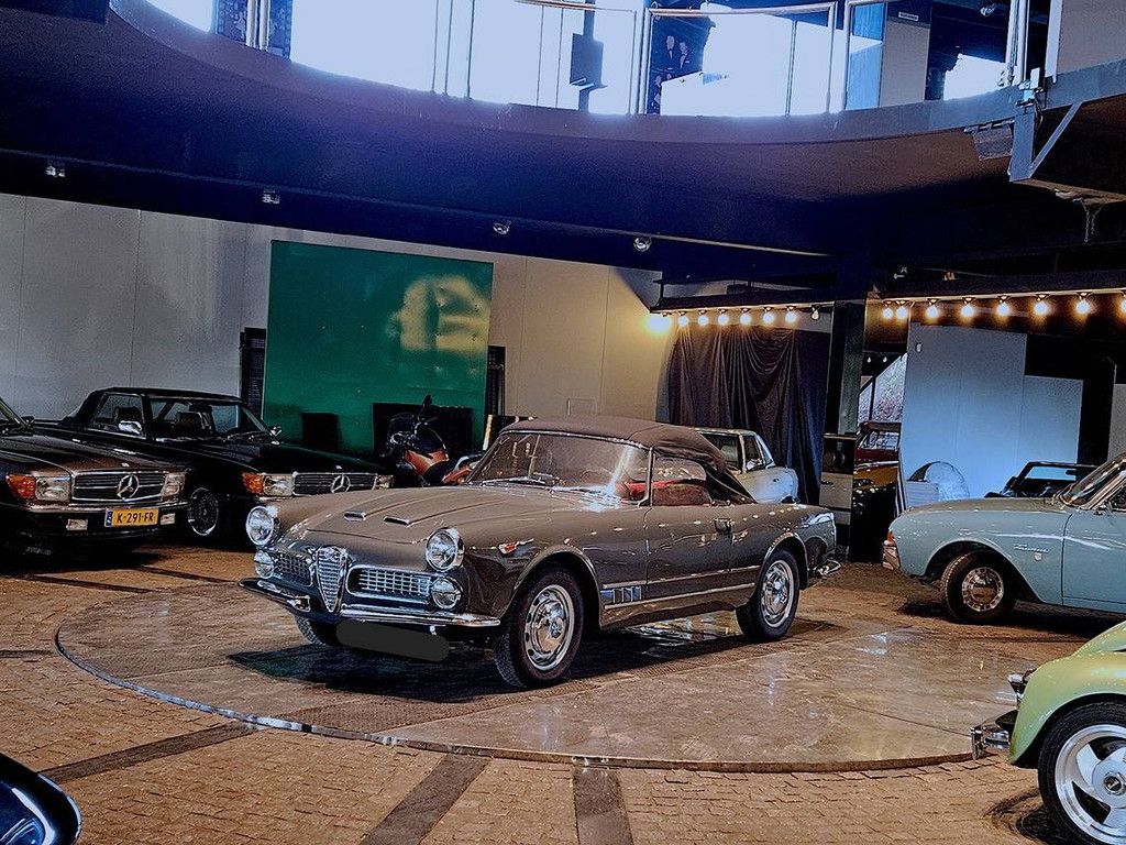 Alfa Romeo 2000 Spider „Carrozzeria Touring“ Benzin 1960 (Marge)