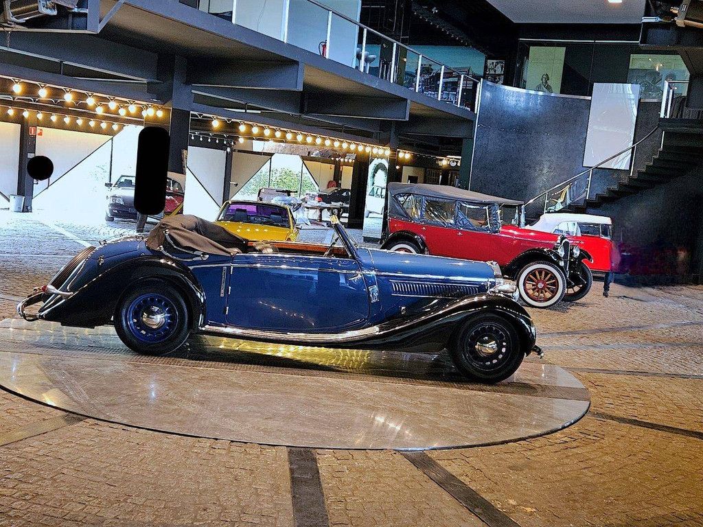 Delage D6 - 70 Chapron (RHD) Petrol 1937 (Margin)