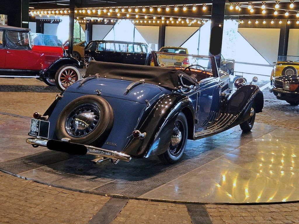 Delage D6 - 70 Chapron (RHD) Petrol 1937 (Margin)