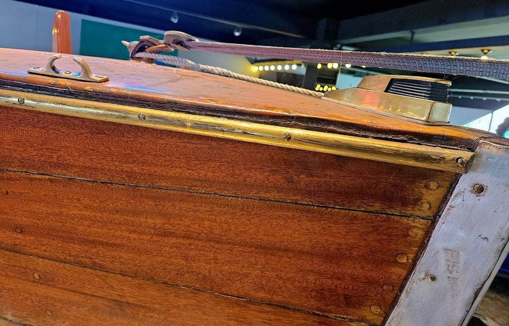 Oldtimer-Schnellboot Attwood mit Anhänger (Margin)