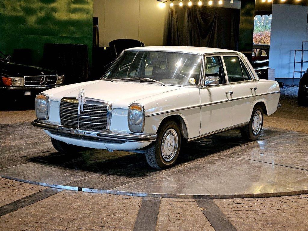 Mercedes-Benz 230 (W115)/8 Petrol 1974