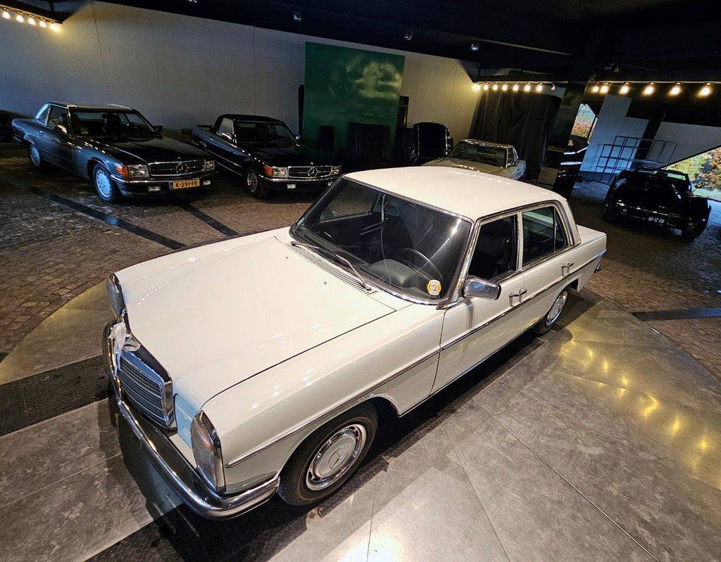 Mercedes-Benz 230 (W115)/8 Petrol 1974