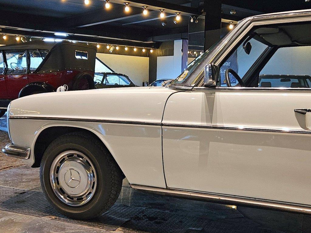 Mercedes-Benz 230 (W115)/8 Petrol 1974