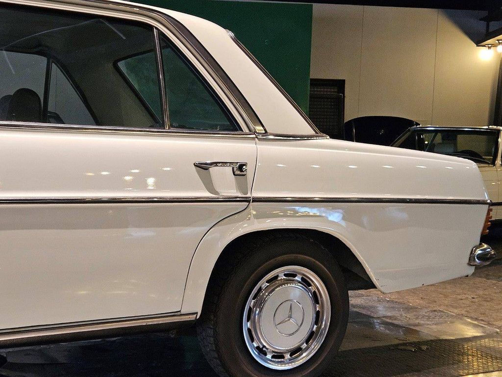 Mercedes-Benz 230 (W115)/8 Petrol 1974