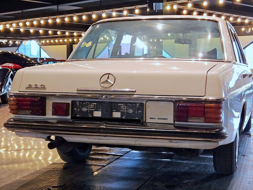 Mercedes-Benz 230 (W115)/8 Petrol 1974