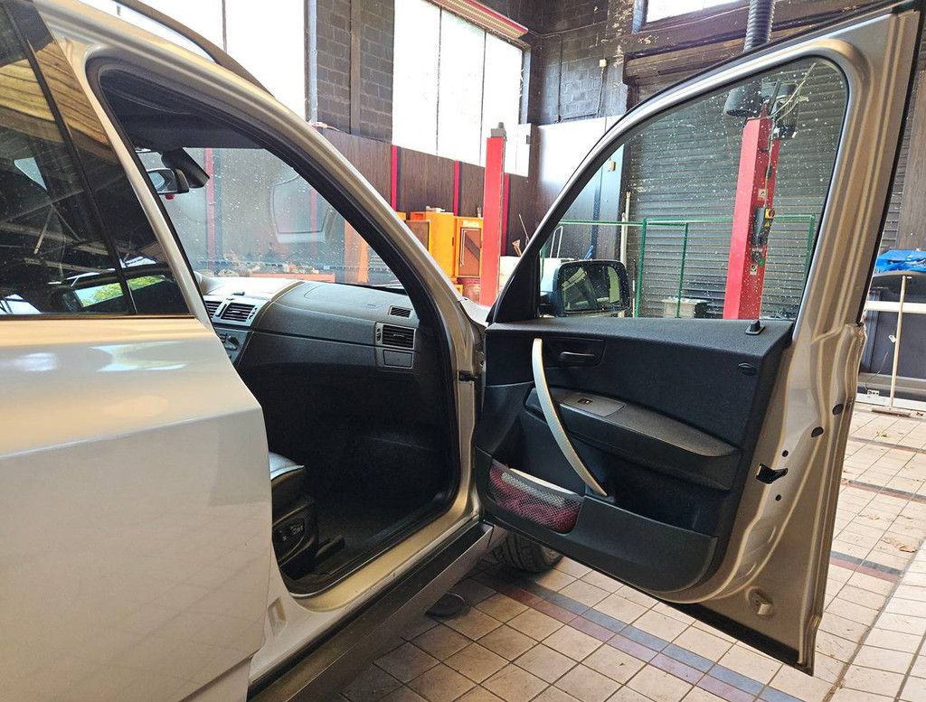 BMW X3 3.0i Automatik (Leicht-LKW, Allradantrieb)