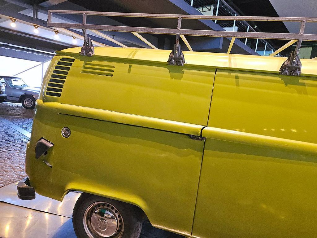 Volkswagen T2 _ 1.6 (Margin)