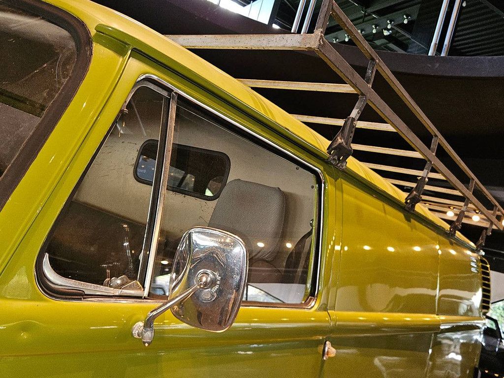 Volkswagen T2 _ 1.6 (Margin)