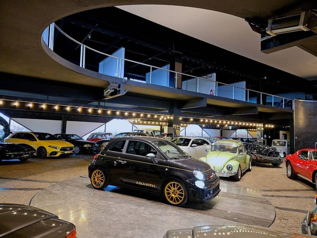 Abarth 595 Scorpioneoro Benzin 2021 (Marge)