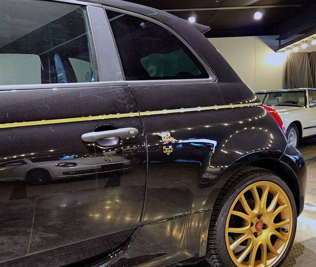 Abarth 595 Scorpioneoro Benzin 2021 (Marge)